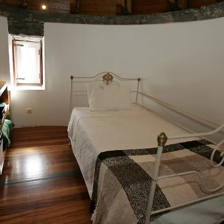 O Moinho Da Bibi Candelaria (Sao Miguel)