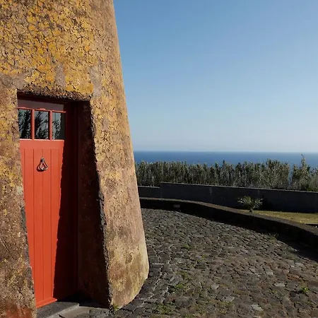 O Moinho Da Bibi Candelaria (Sao Miguel)