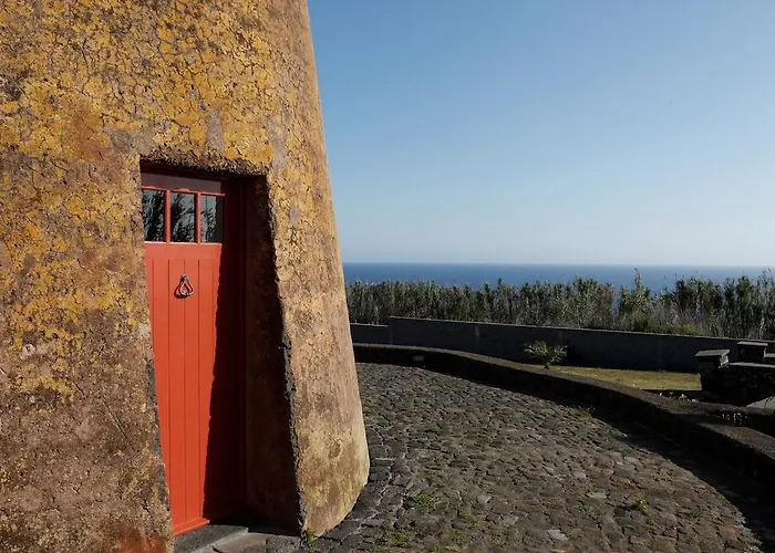 O Moinho Da Bibi Candelaria (Sao Miguel)